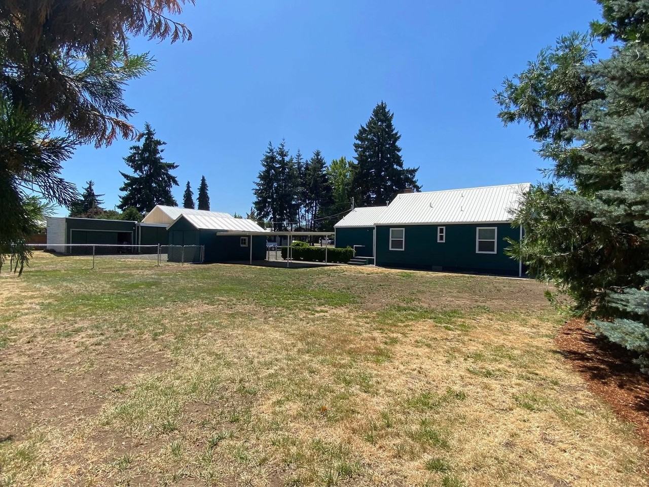 1555 S 2nd St - Photo 3 of 36