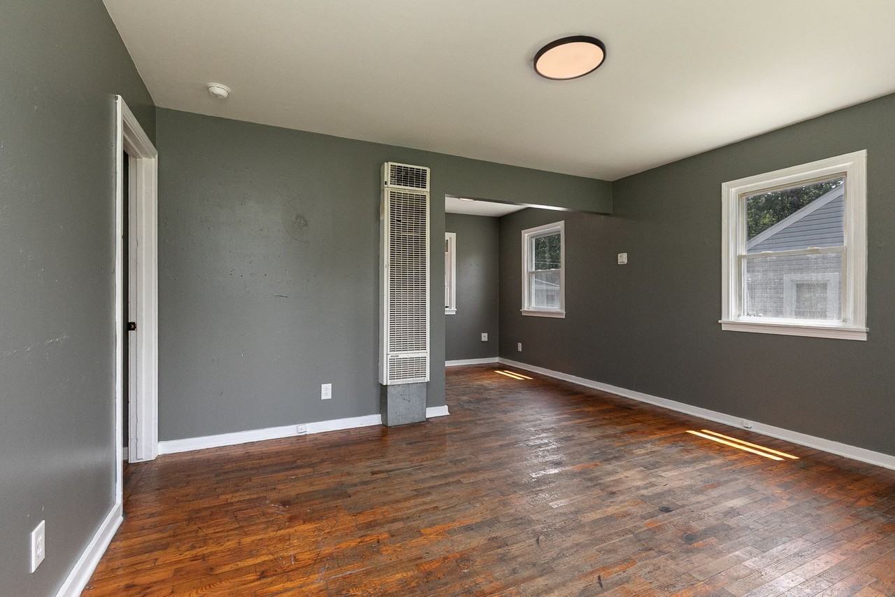 700 S West Ave - Photo 7 of 21