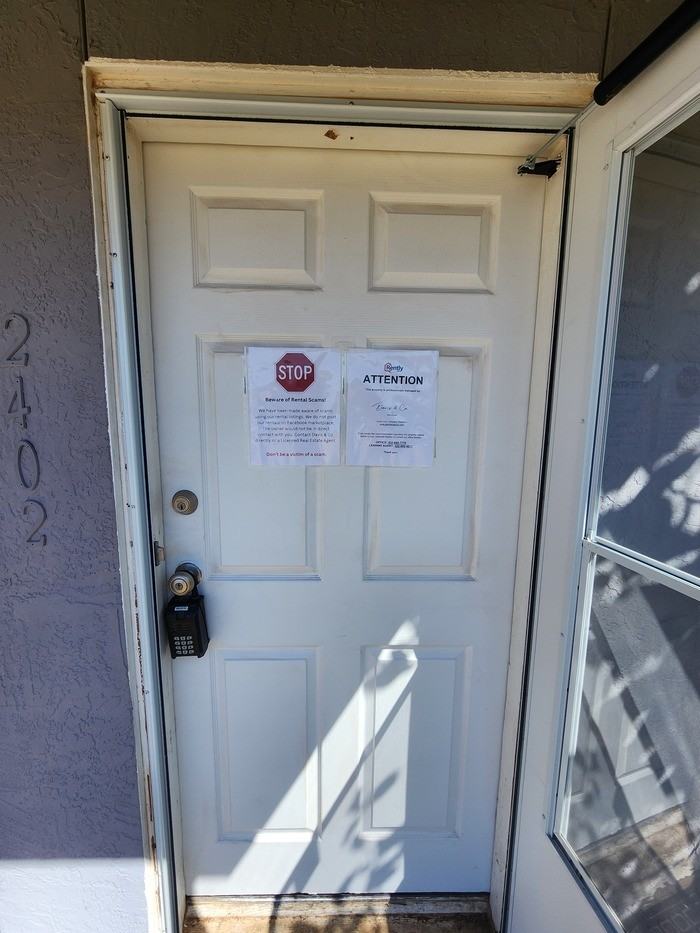 2402 Holloway Ave - Photo 2 of 18