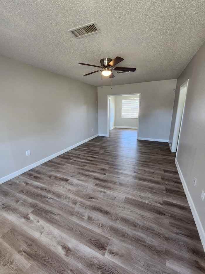 2402 Holloway Ave - Photo 3 of 18