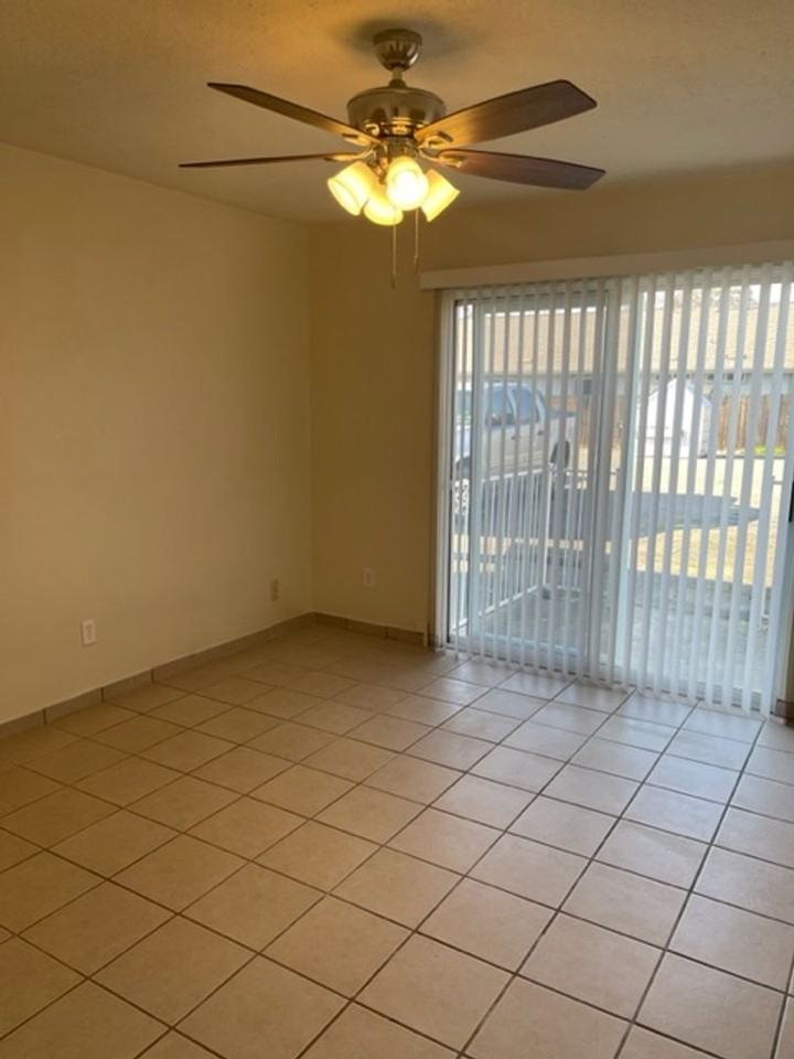 4340 Clay St - Photo 3 of 6