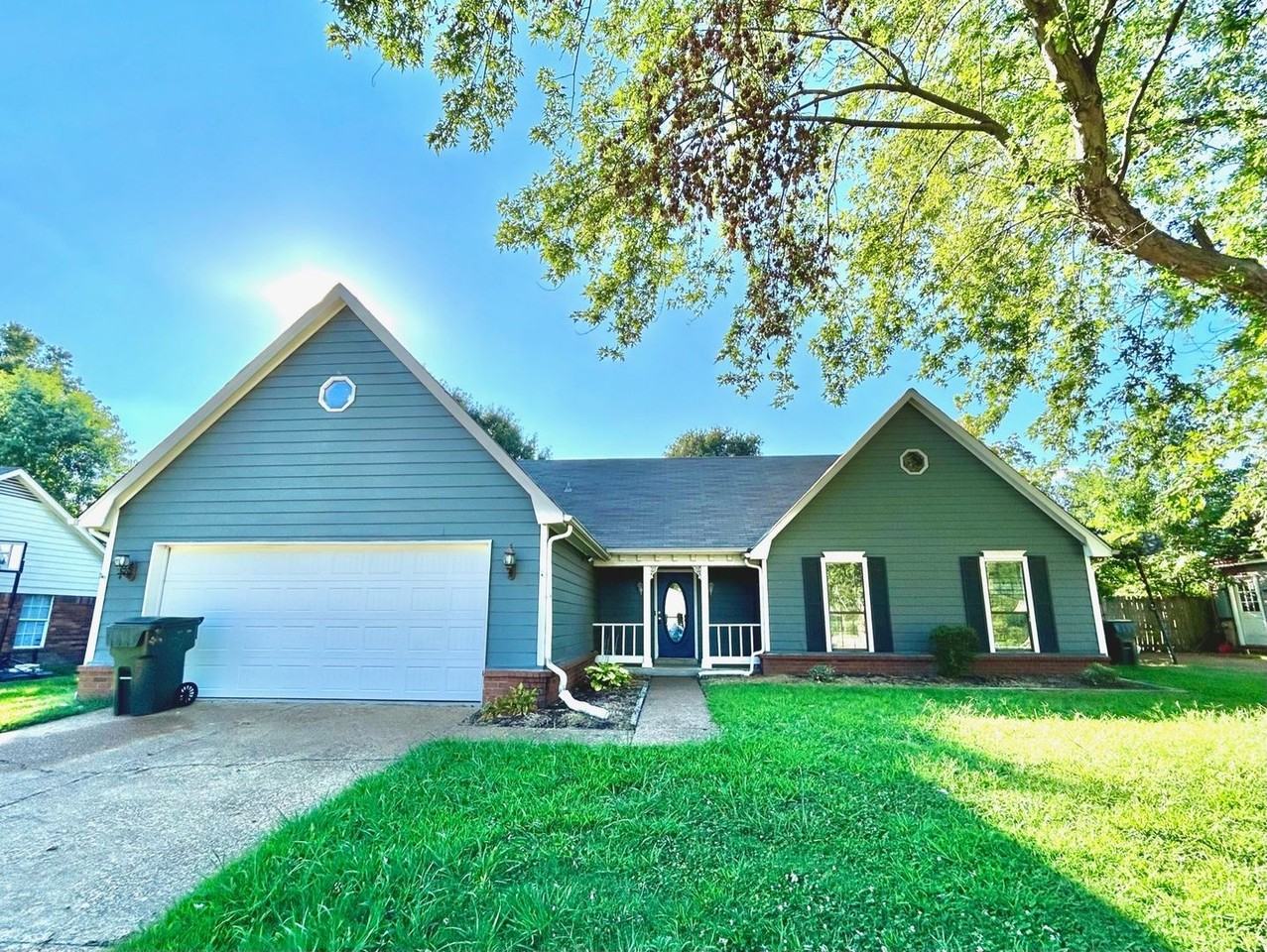 3063 Lauren Dr - Photo 2 of 10