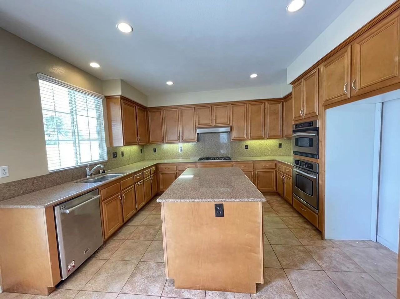 12761 Wild Horse Way - Photo 6 of 21