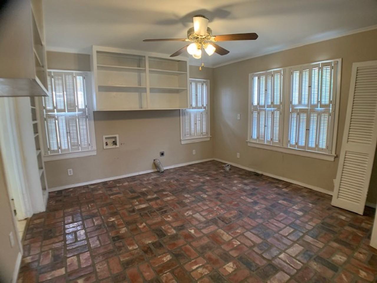 2128 Nw 25th St - Photo 3 of 24