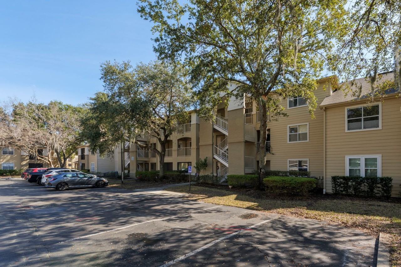 19 Arbor Club Dr #319 - Photo 2 of 34