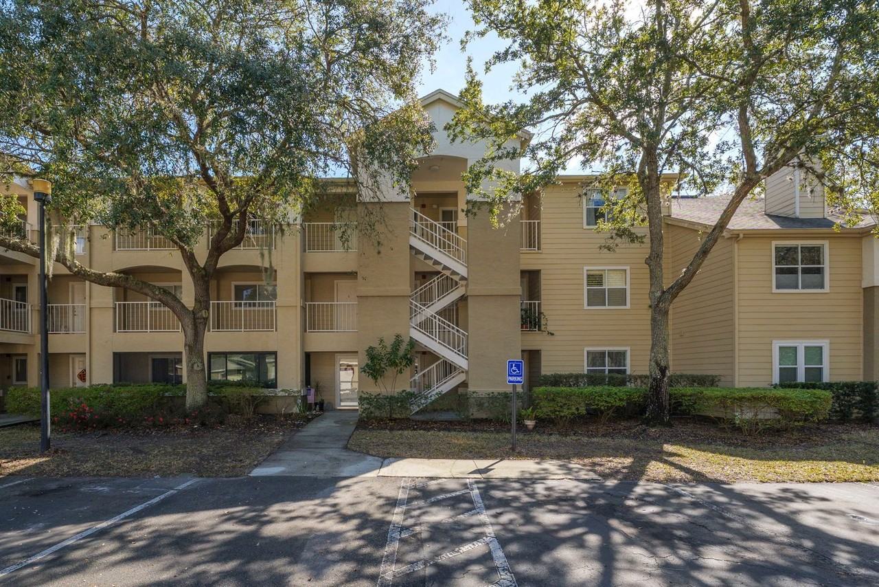 19 Arbor Club Dr #319 - Photo 3 of 34