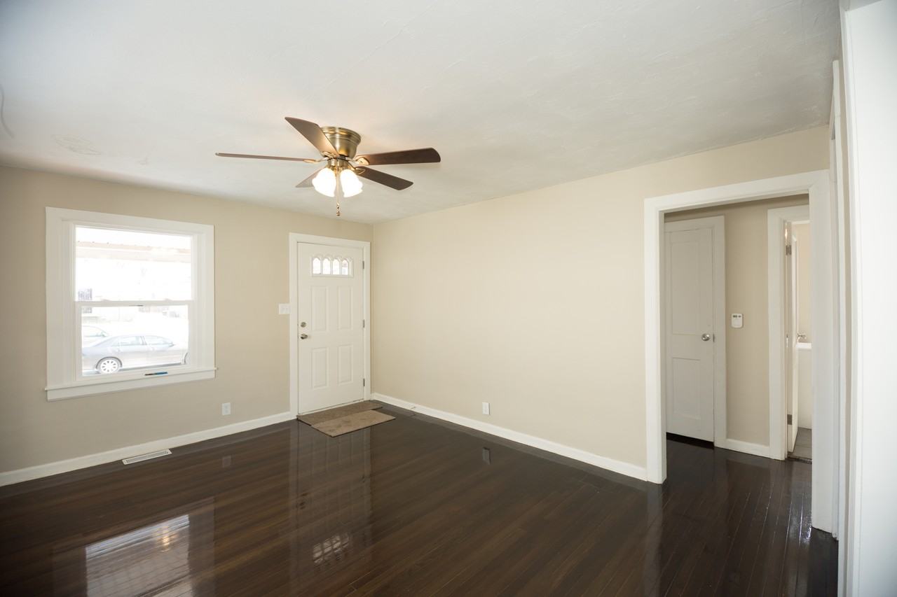 338 N 16th Ave - Photo 2 of 34