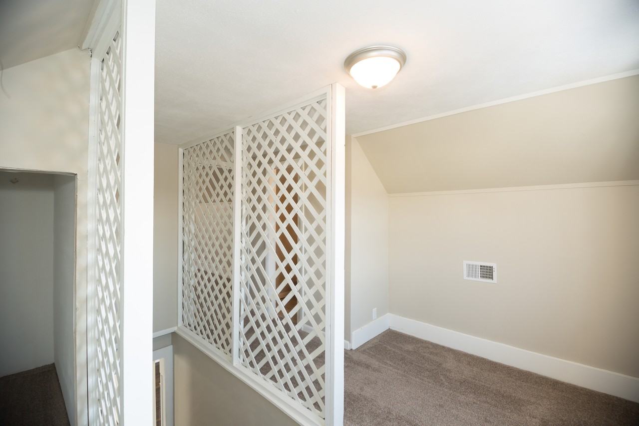 338 N 16th Ave - Photo 3 of 34