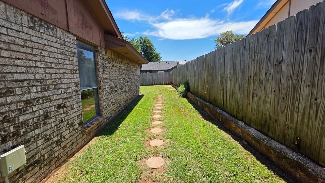 11812 Larkdale Dr - Photo 5 of 19