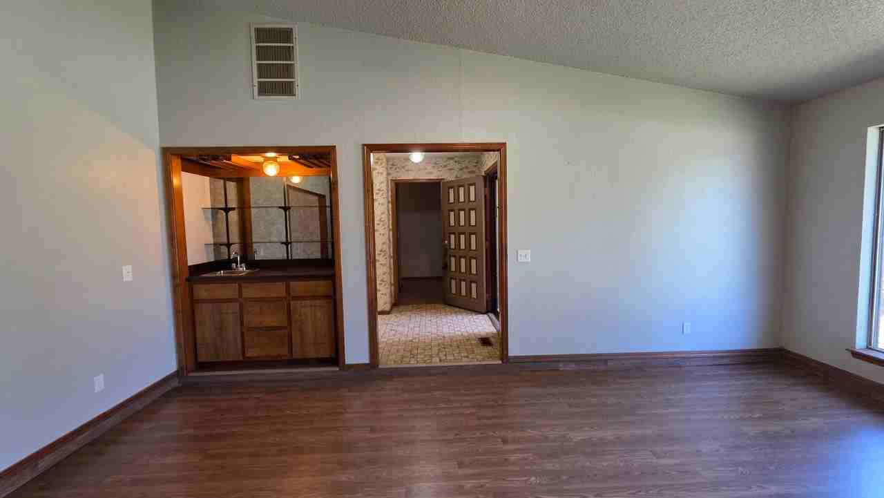 11812 Larkdale Dr - Photo 7 of 19