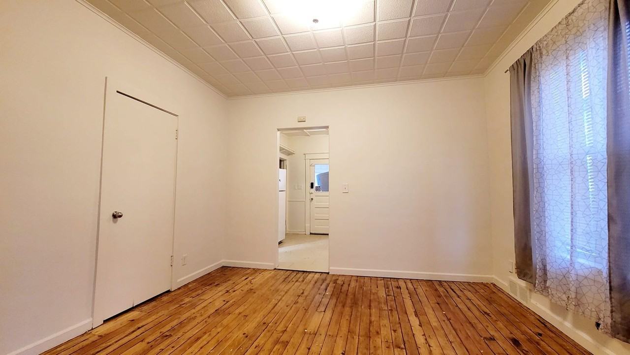 1113/1115 Lincolnway West - Photo 4 of 20