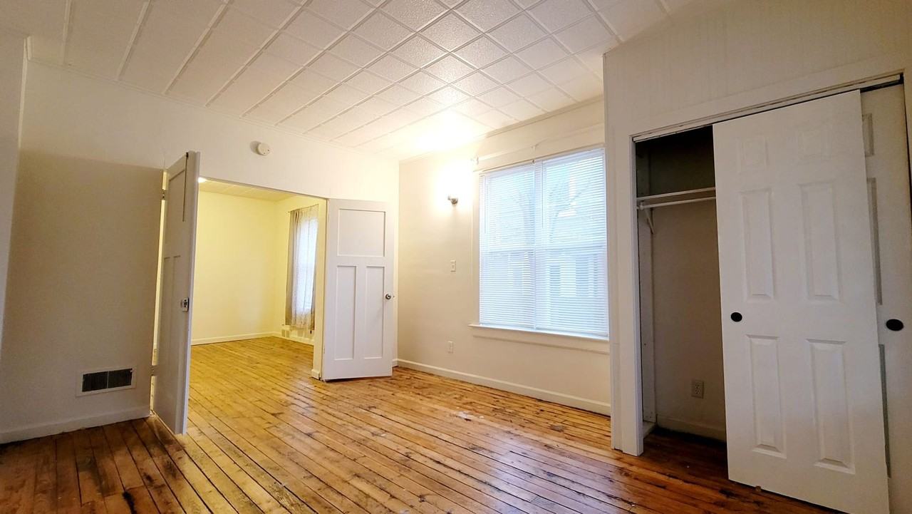 1113/1115 Lincolnway West - Photo 6 of 20