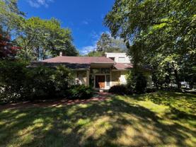 913 Thompson St - Photo 1 of 1
