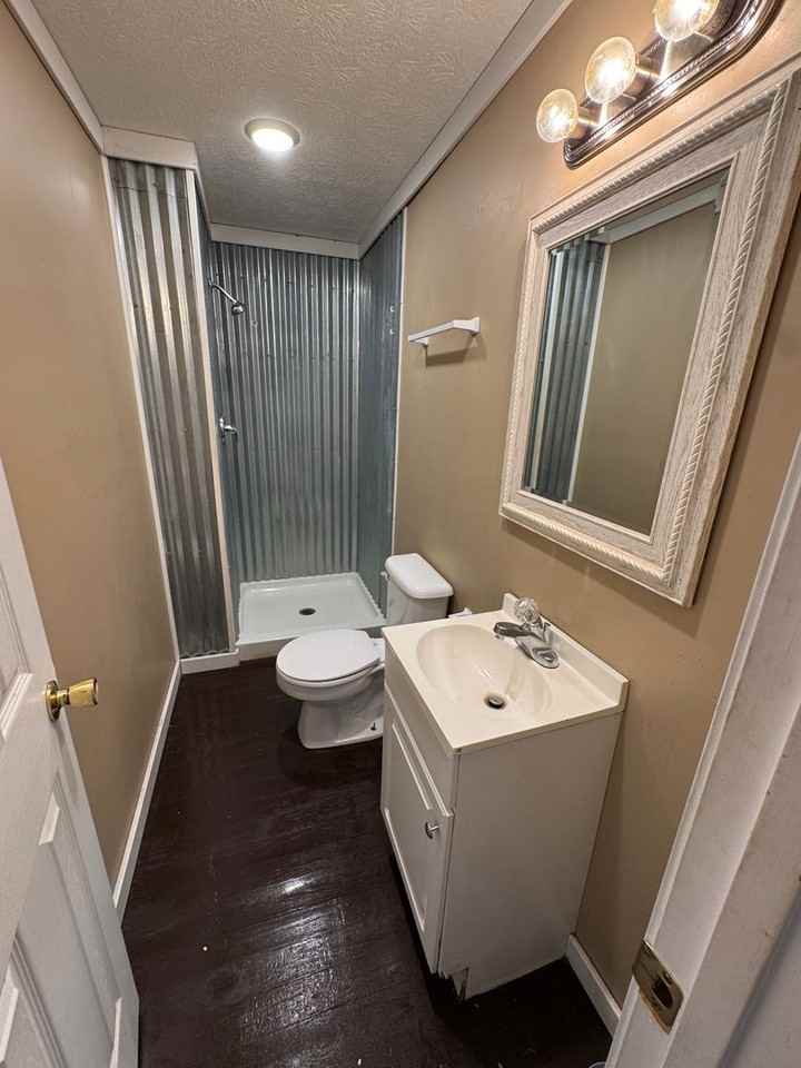 717 Washington St Nw - Photo 3 of 10