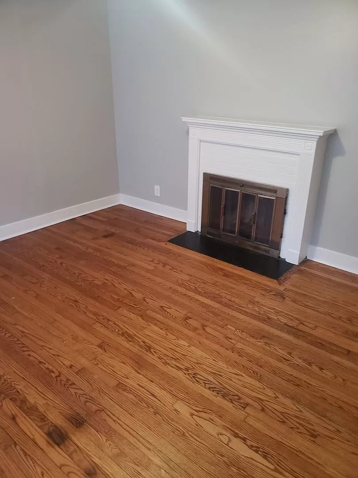 1508 E 11th St - Photo 6 of 9