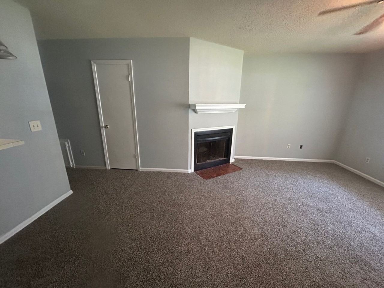 107 Country Town Dr - Photo 2 of 17