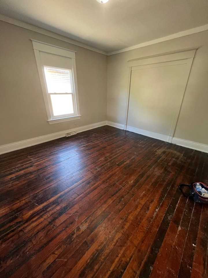 1812 S Spring St - Photo 3 of 11