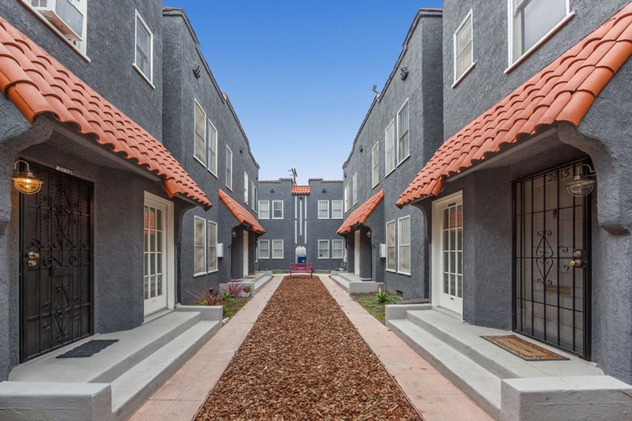 2615 S. VICTORIA AVE APTS - Photo 2 of 8