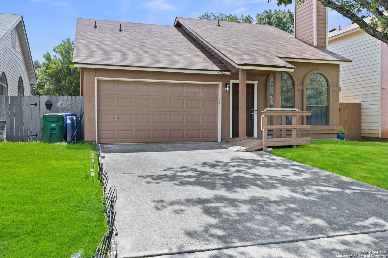 6210 Valley Clf - Photo 2 of 35