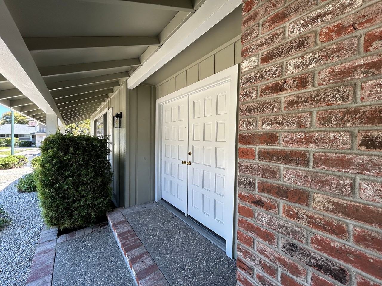 724 Snowdon Ct - Photo 2 of 28