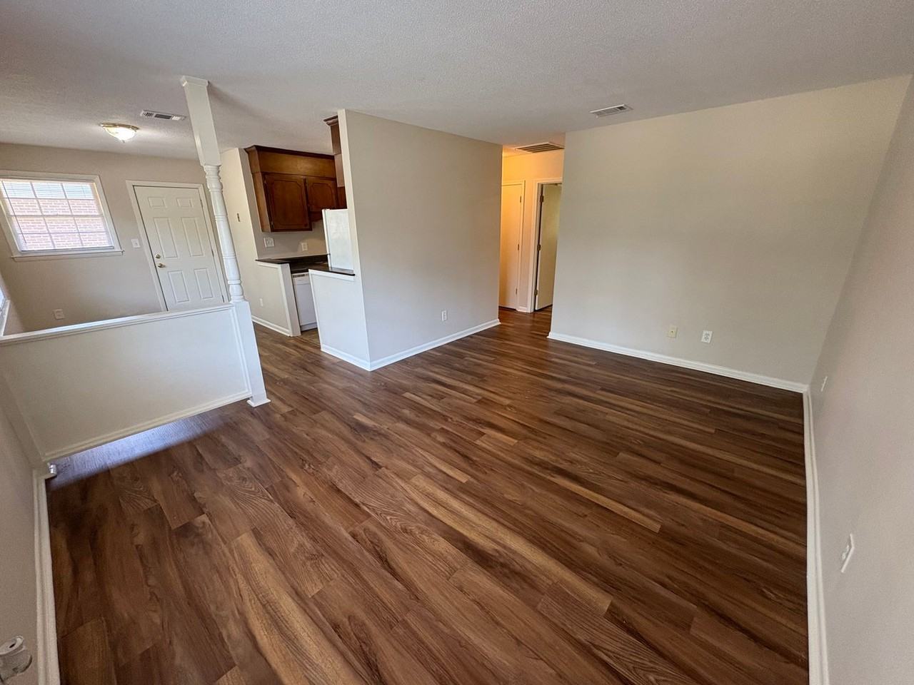 728 Montclair Dr - Photo 2 of 17