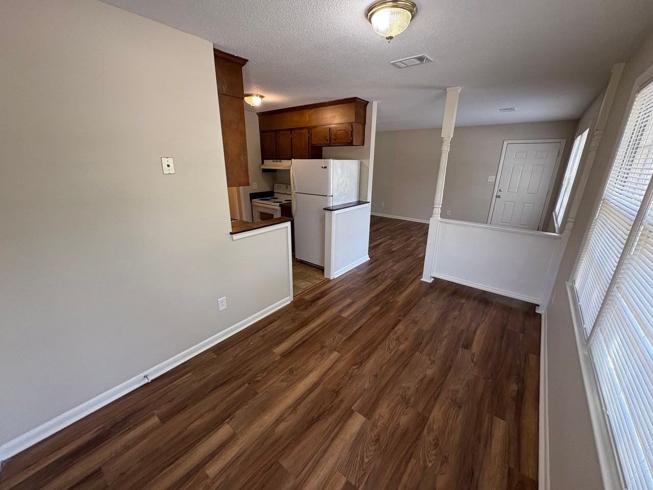 728 Montclair Dr - Photo 6 of 17
