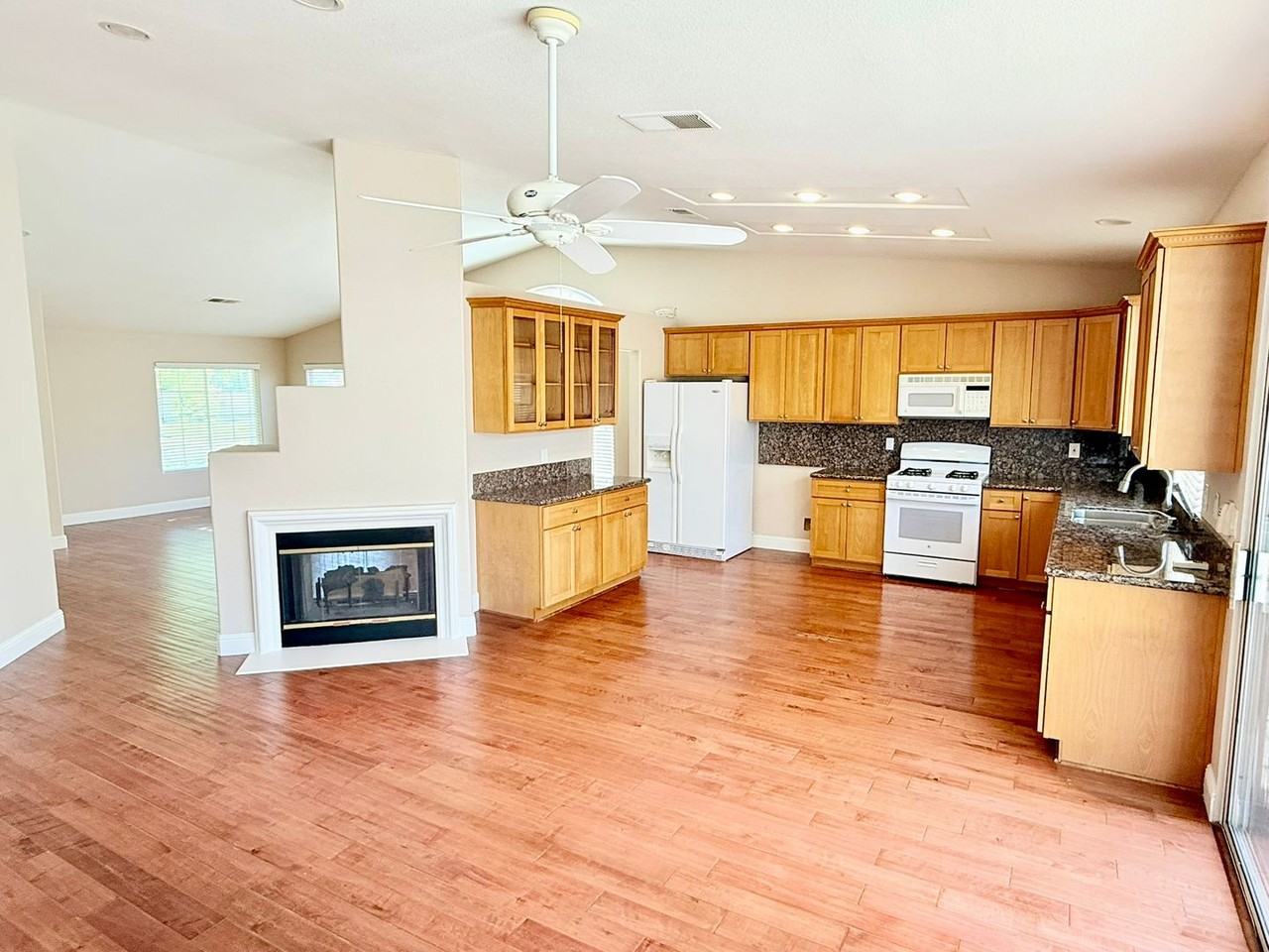 236 Strada Fortuna - Photo 6 of 22