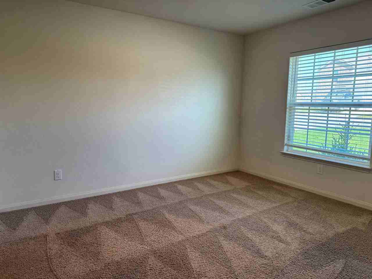 313 Crescent Park Dr - Photo 2 of 15