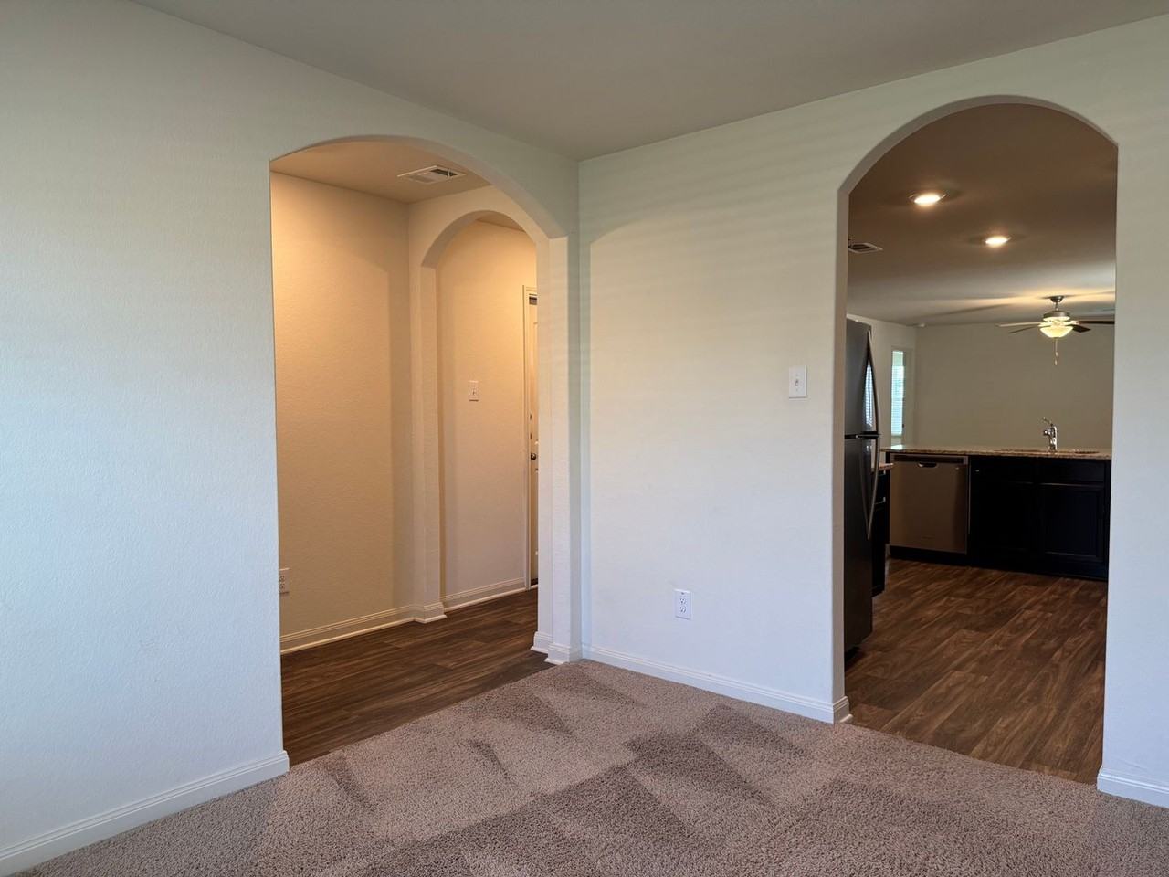 313 Crescent Park Dr - Photo 3 of 15