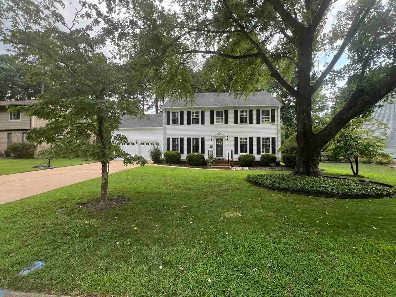 86 Queens Ct - Photo 2 of 27