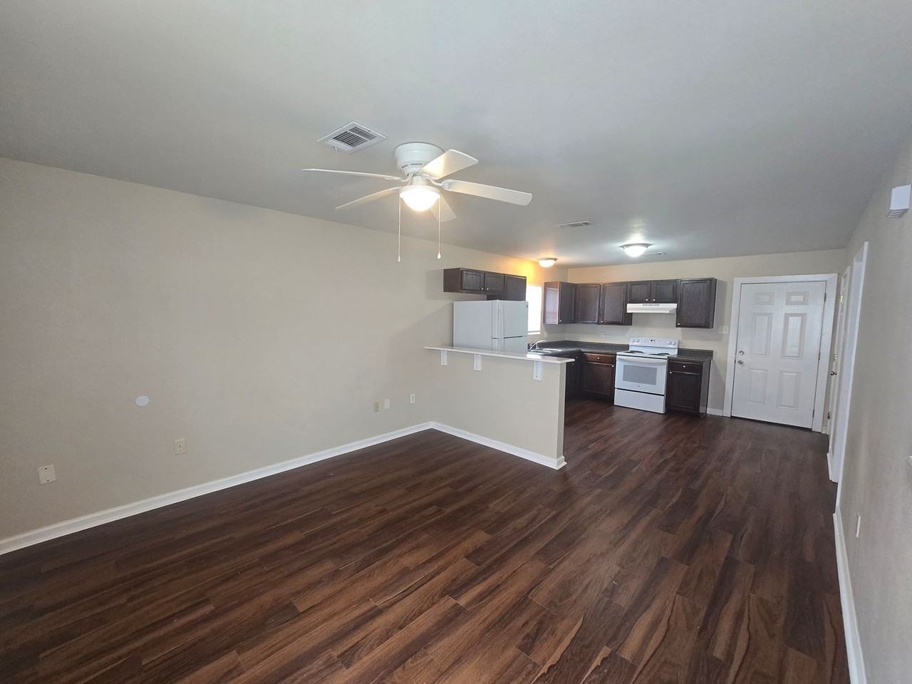 2430 Winthrop St - Photo 2 of 7