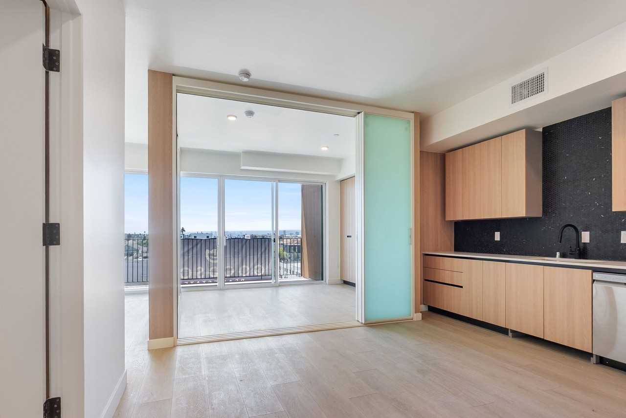 The Normandie - Photo 4 of 50