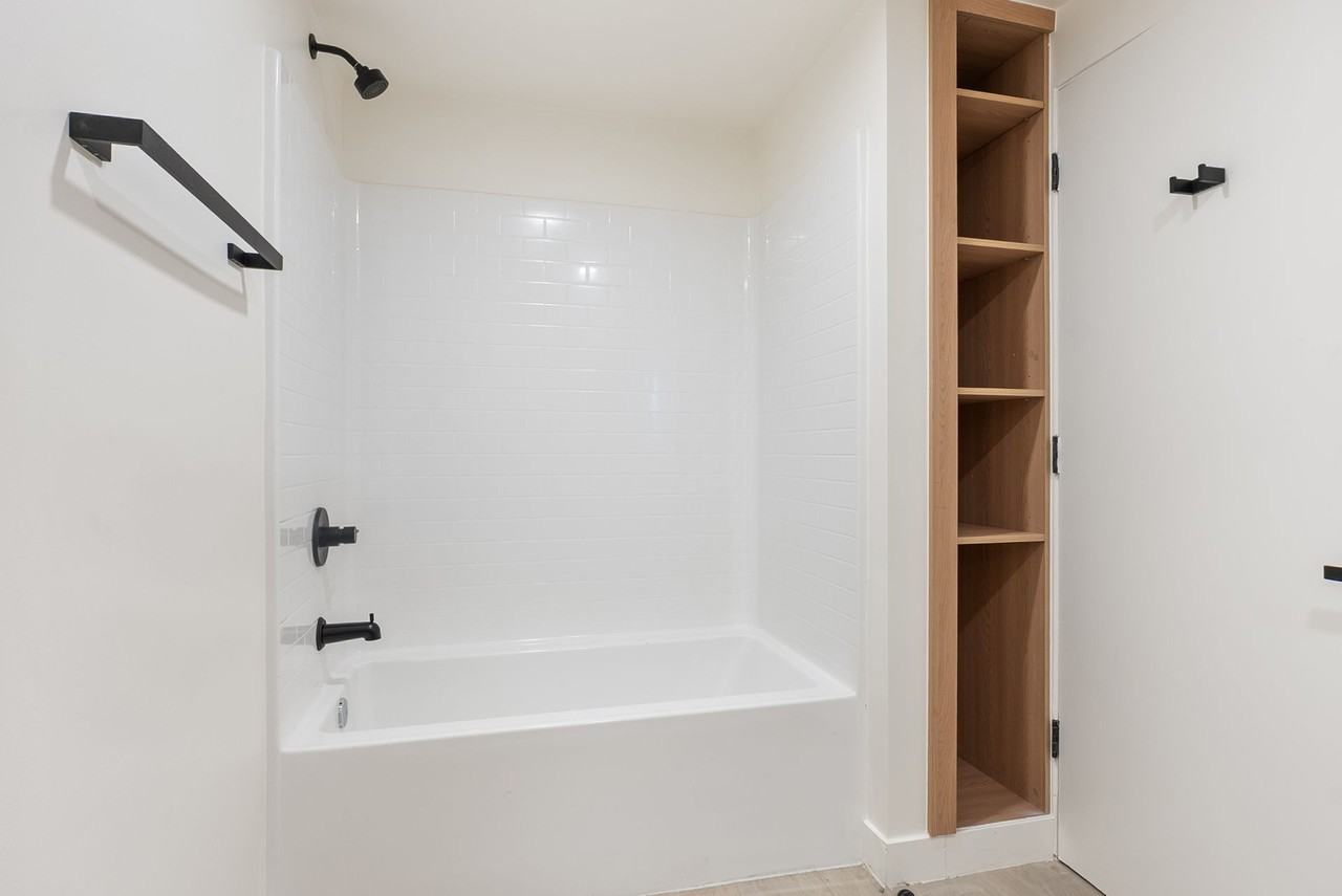 The Normandie - Photo 6 of 50