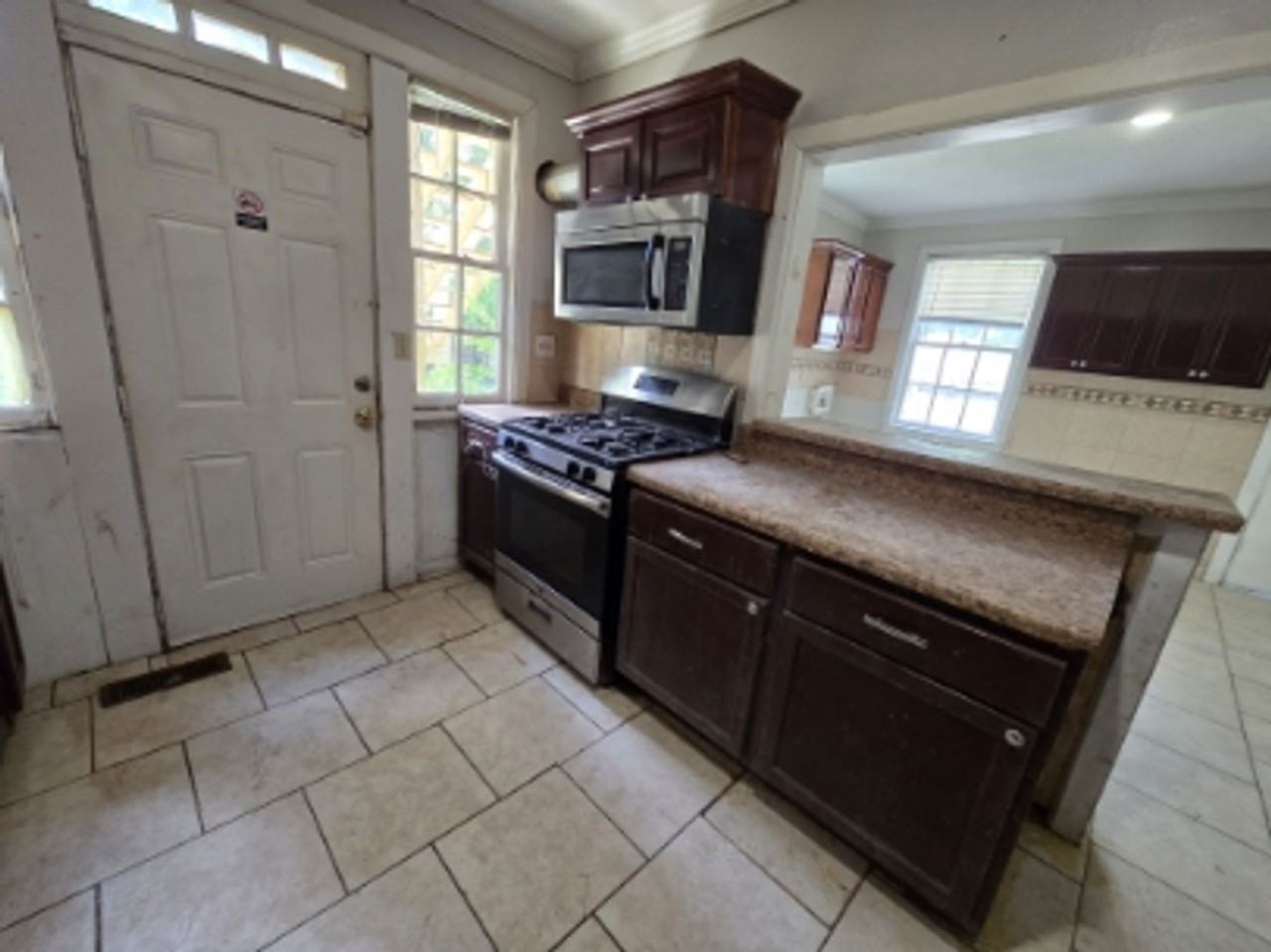 139 Mount Vernon Drive - Photo 2 of 38