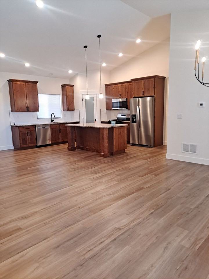 858 Snyder Drive - Photo 4 of 39