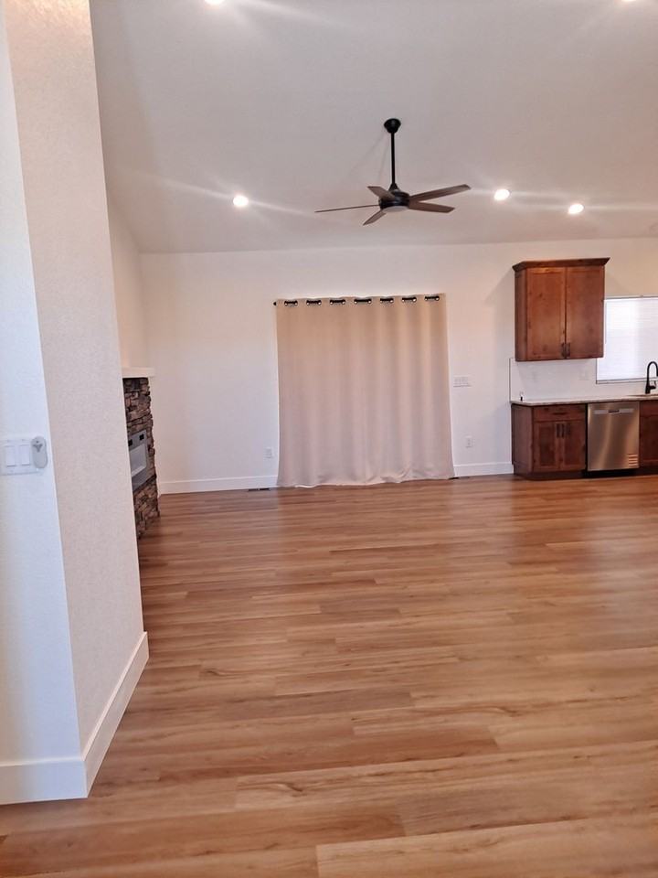 858 Snyder Drive - Photo 5 of 39