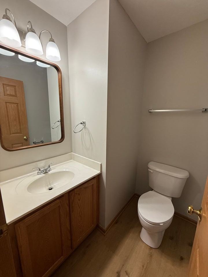 544 Sycamore Dr - Photo 5 of 27
