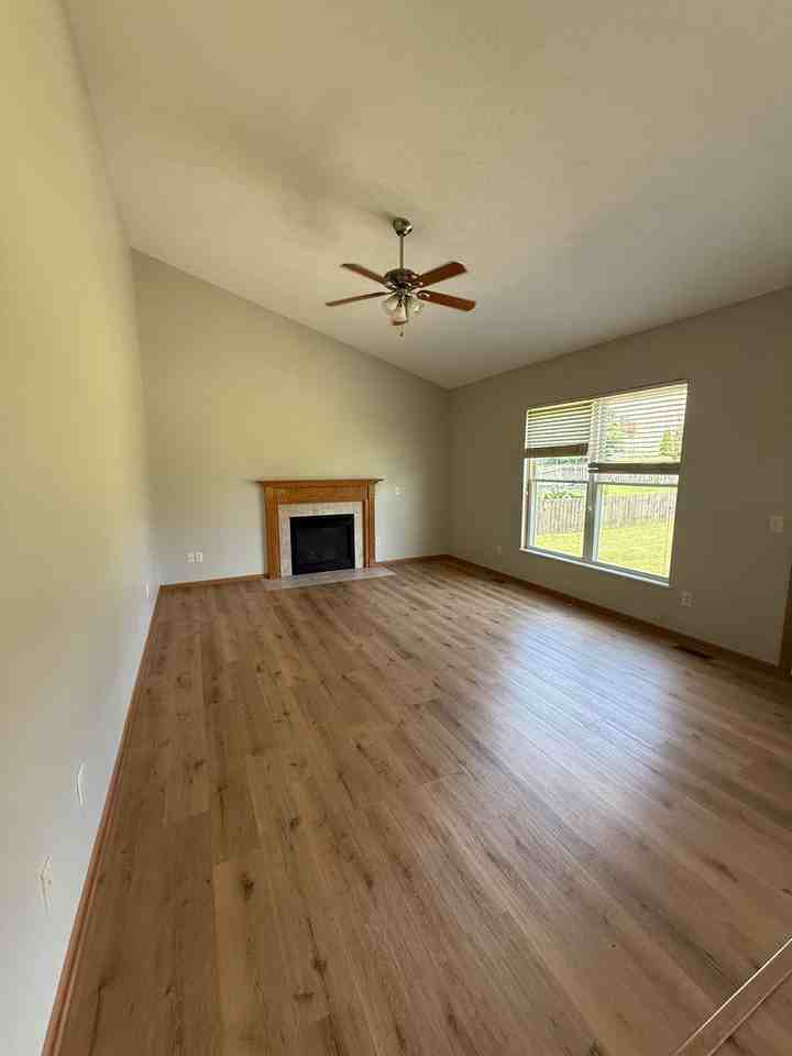 544 Sycamore Dr - Photo 7 of 27