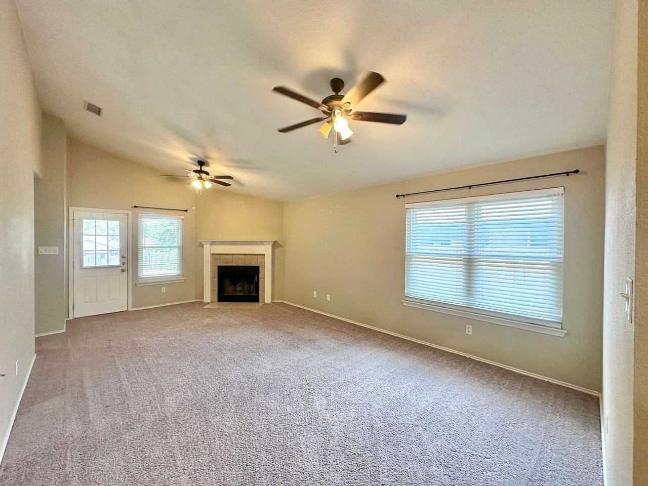 1308 Saddle Dr - Photo 3 of 36