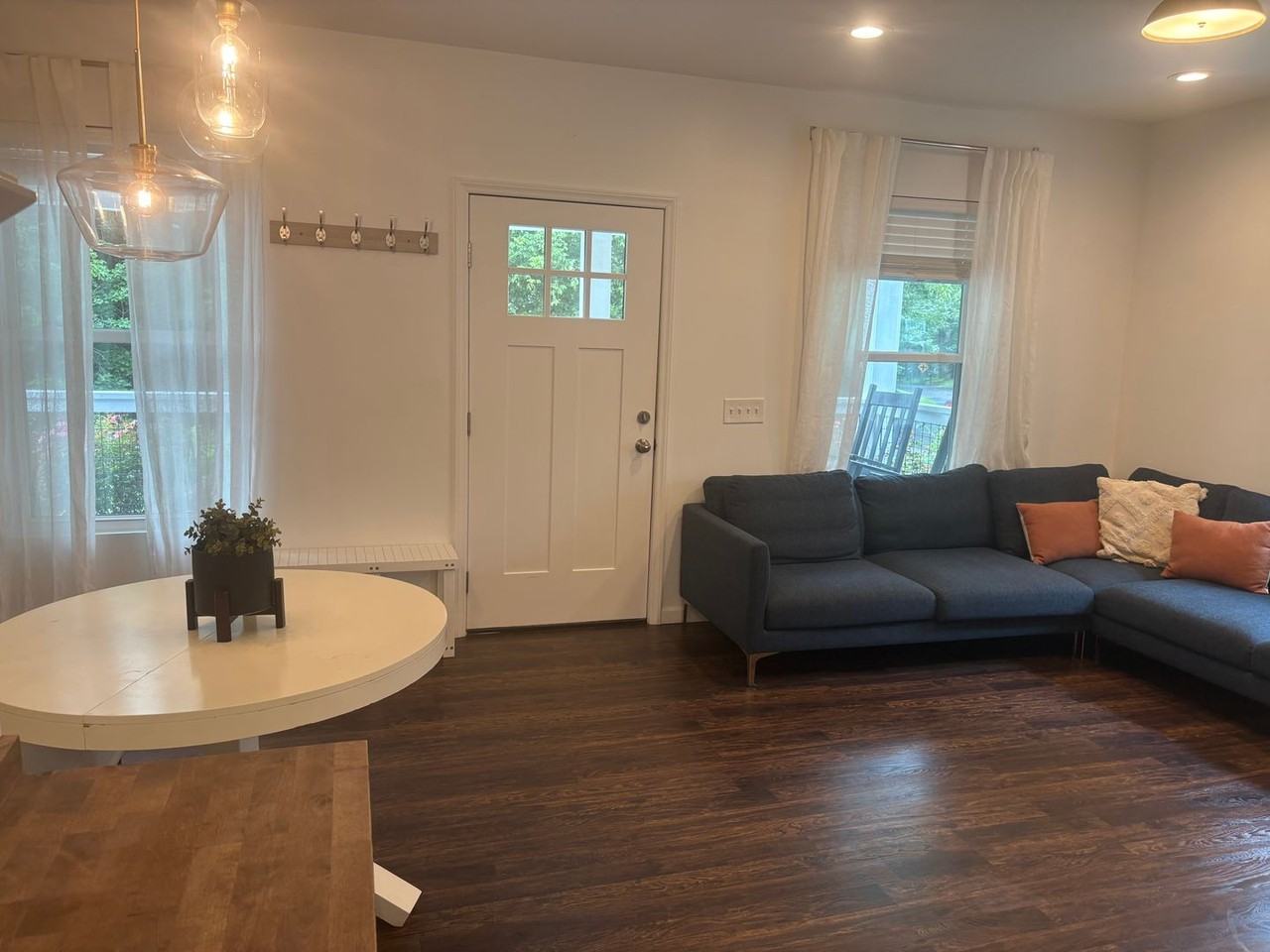 131 Vance Ave - Photo 3 of 17
