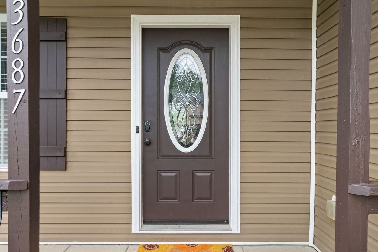 3687 Fox Tail Dr - Photo 3 of 35