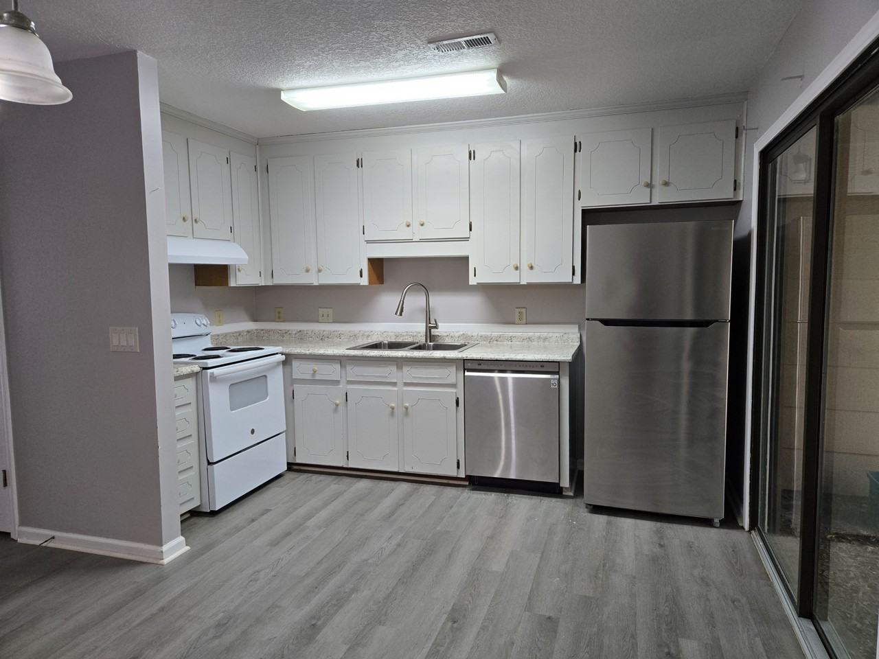 208 Edith Way #NA - Photo 2 of 15