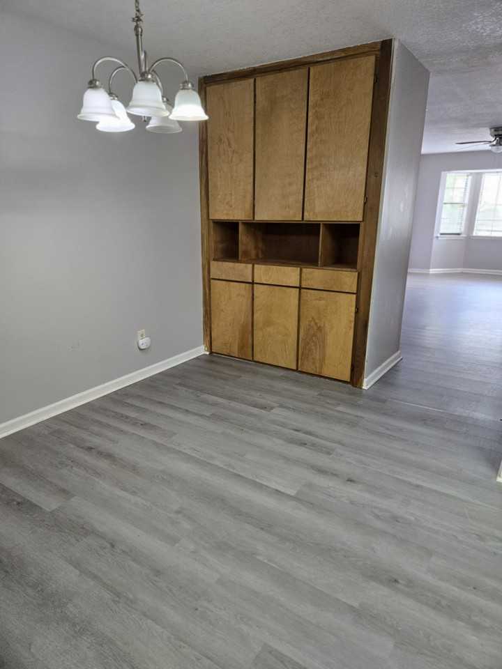 208 Edith Way #NA - Photo 3 of 15