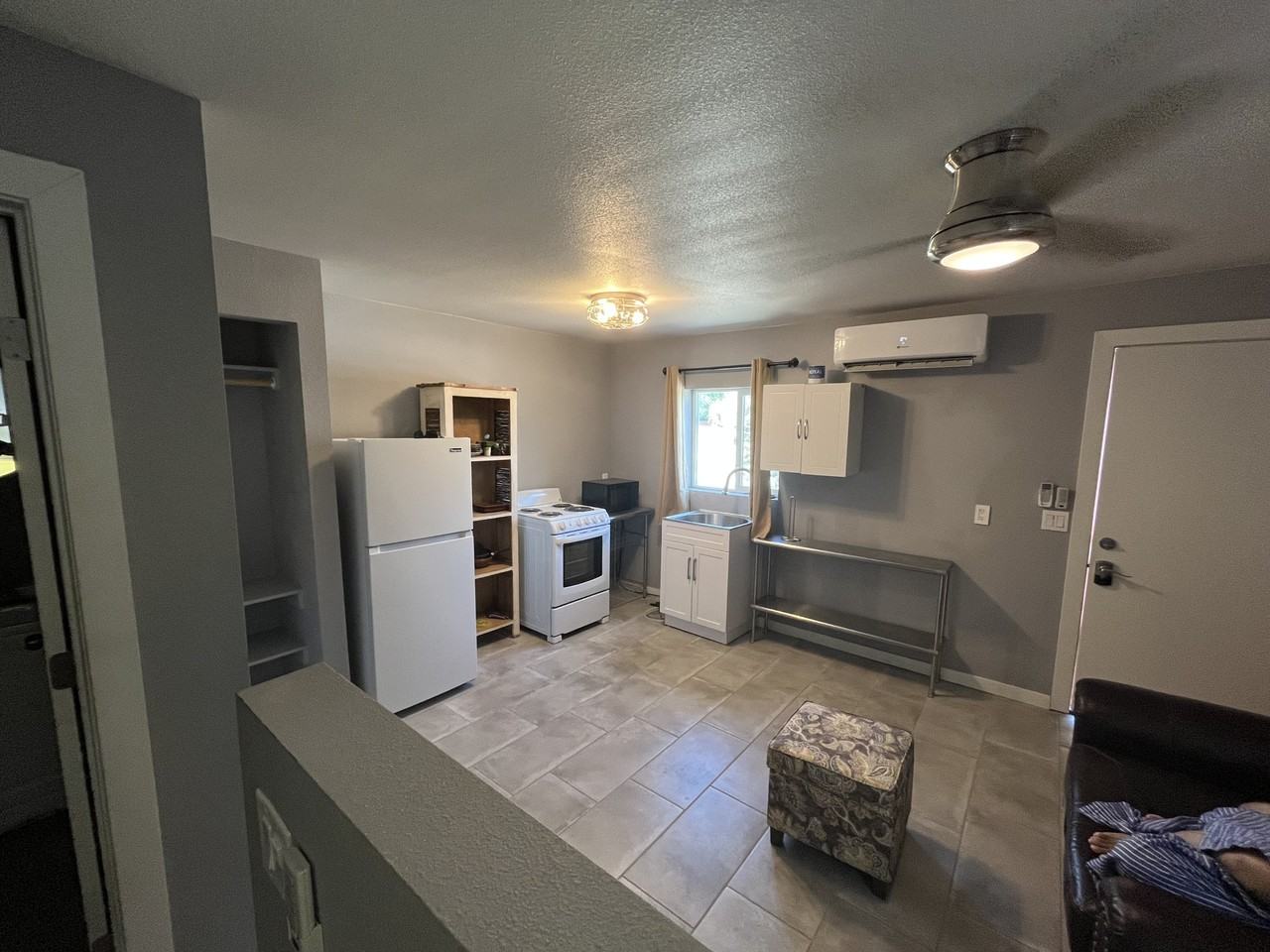 496 W Mohave St #2 - Photo 4 of 12