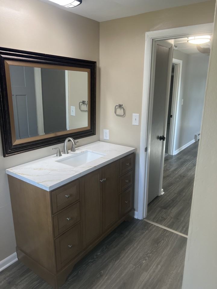 1906 S 9th St - Photo 3 of 4