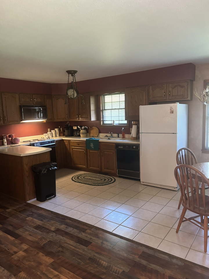 230 Lakeshore Dr #NA - Photo 3 of 19