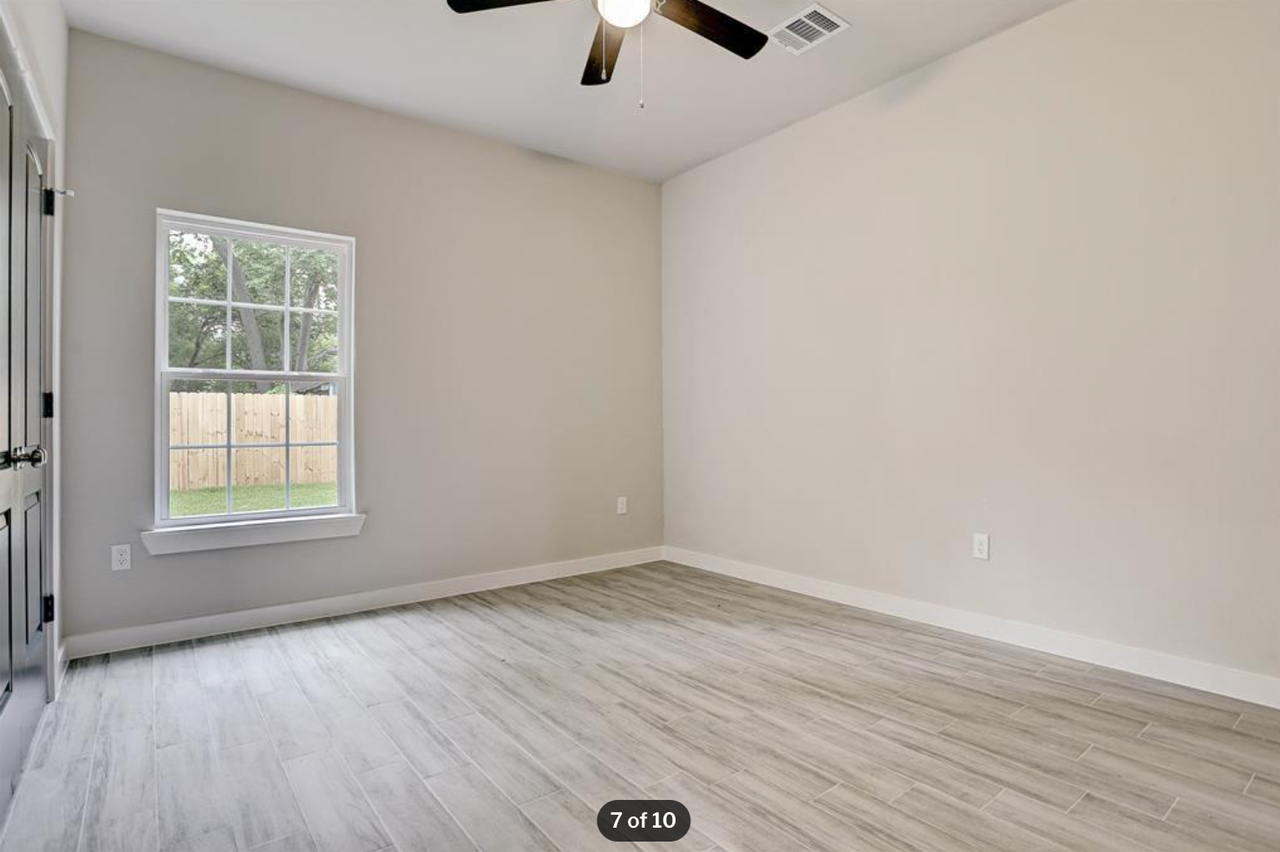 4423 Clover St #2 - Photo 2 of 9