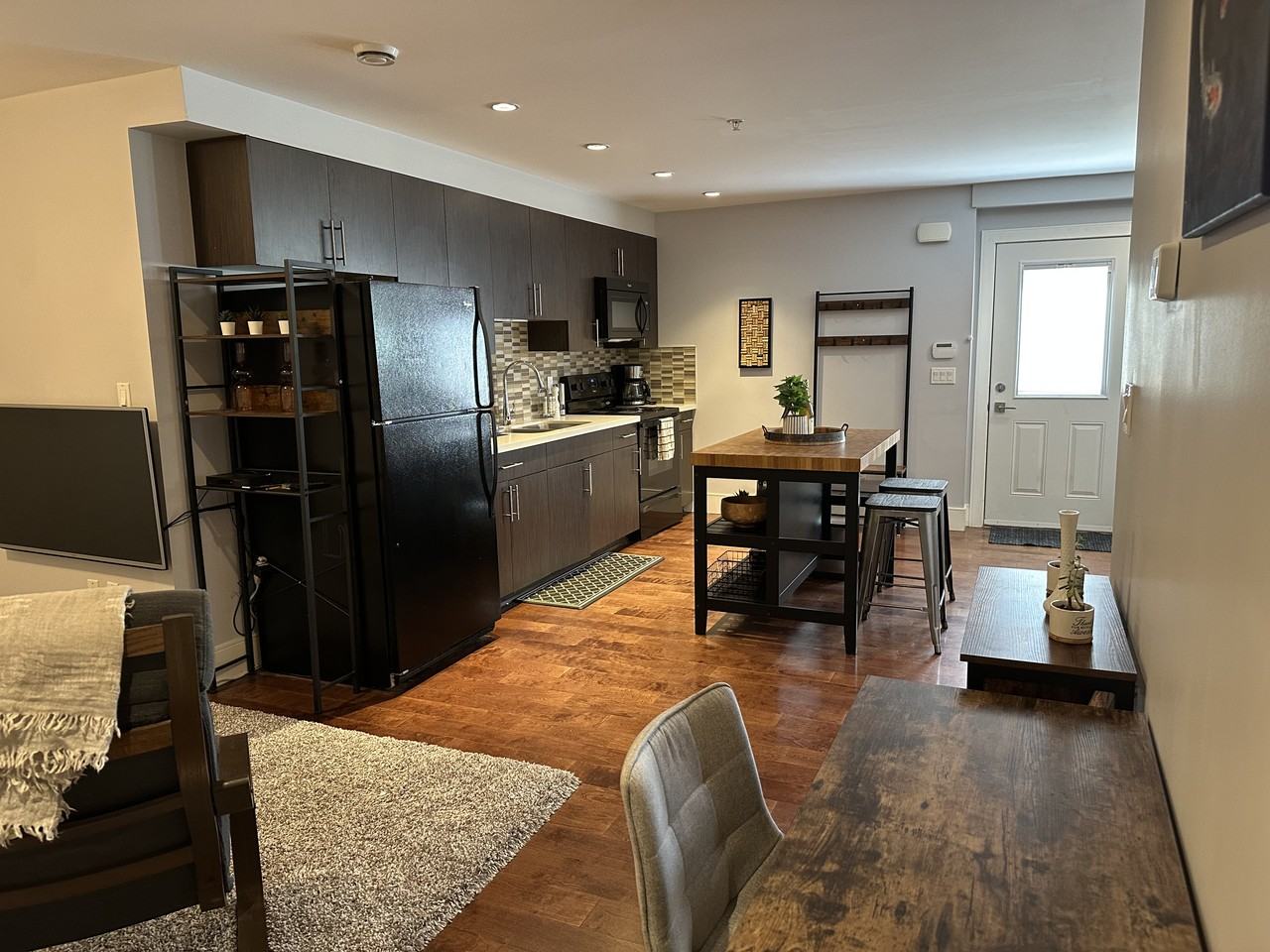 3603 Triumph Street - Photo 3 of 11