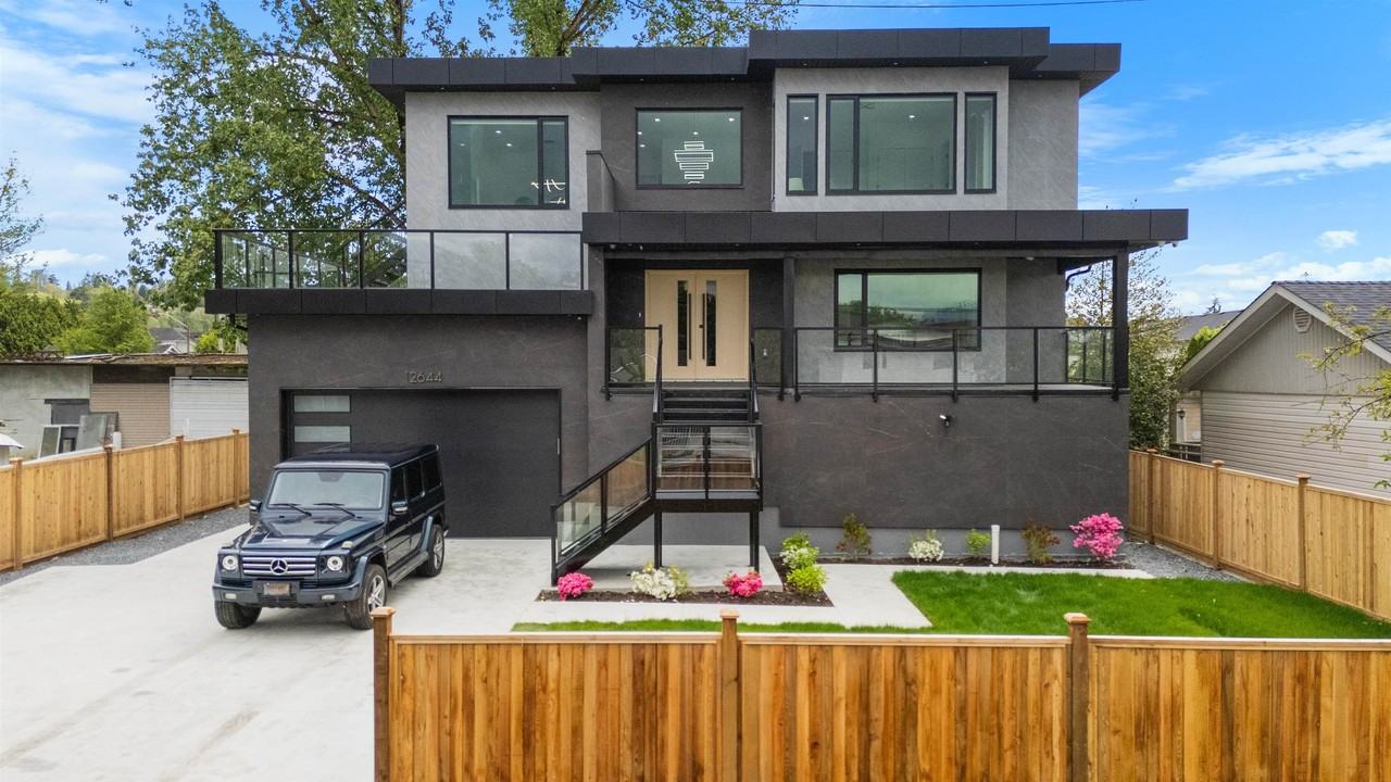 12644 113B Avenue - Photo 3 of 13