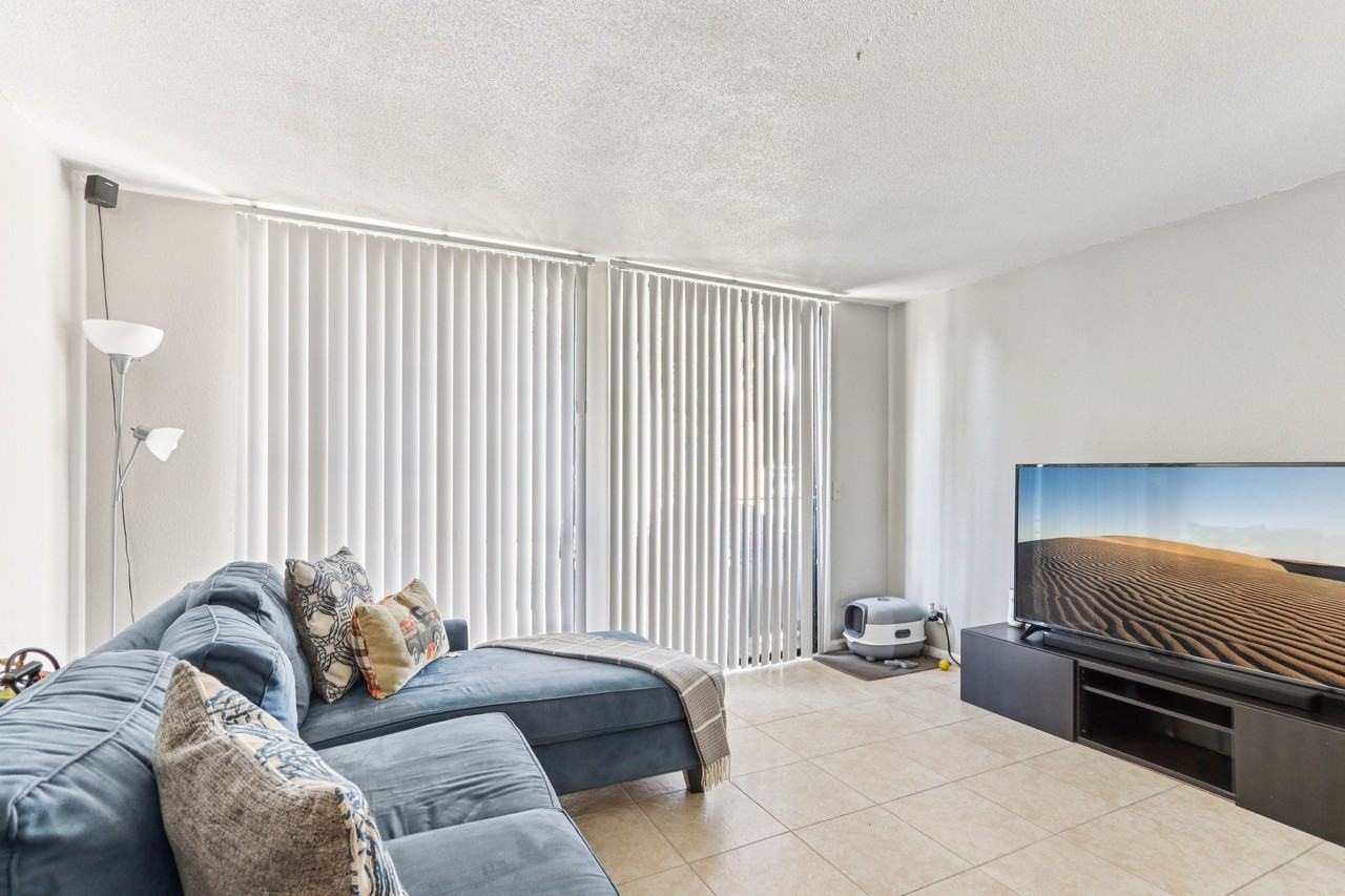 University Townhomes – 1, 2 & 3 Bedroom Homes in a Vibrant Community - Photo 2 of 50